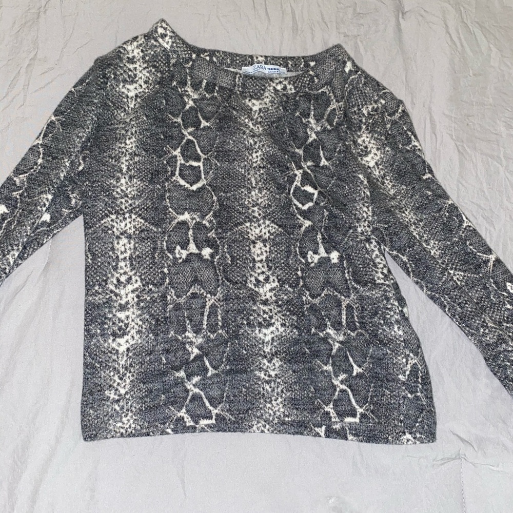 Zara snakeskin long sleeve cropped tee